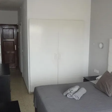 Carlos I מלון טורמולינוס