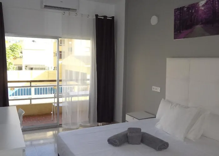 מלון Carlos I 2*